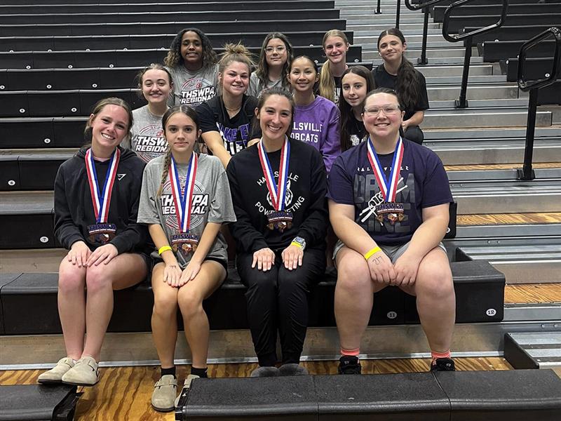 Congratulations to our Ladycat powerlifters for their outstanding performances at the 2025 Powerlifting Meet in Mt. Pleasant! Harper Langley earned 5th place in the 97lb class, qualifying for the 5A state competition. Emersyn Huffman secured 5th place in the 123lb class, while Hailey Garner took 4th